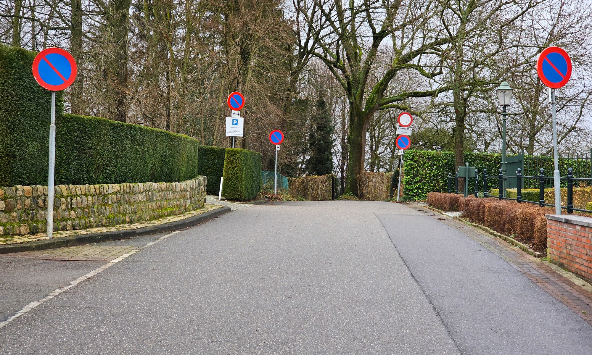 Holset - five Traffic Signs no parking at dead end road
