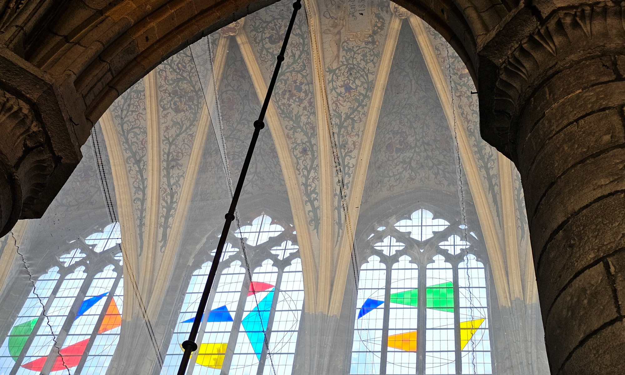 Renovated upper Windows in the Cathedral of Liège in a geometric Way